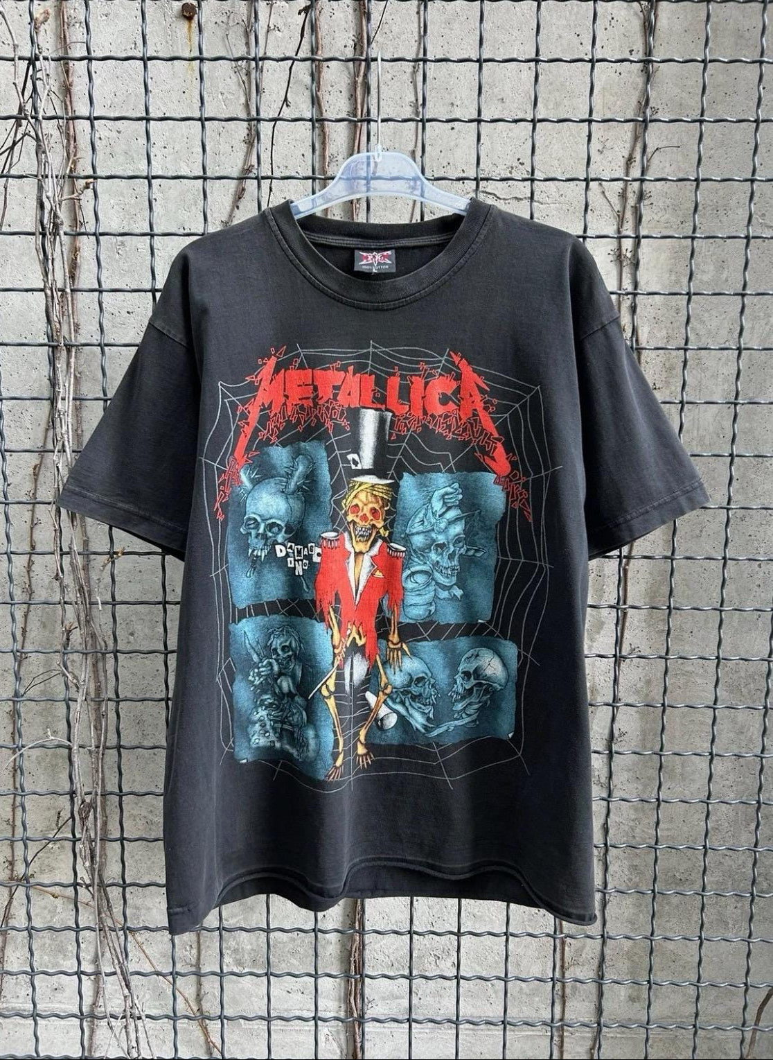 Vintage 2000s Metallica Ringmaster Rock Band T-shirt