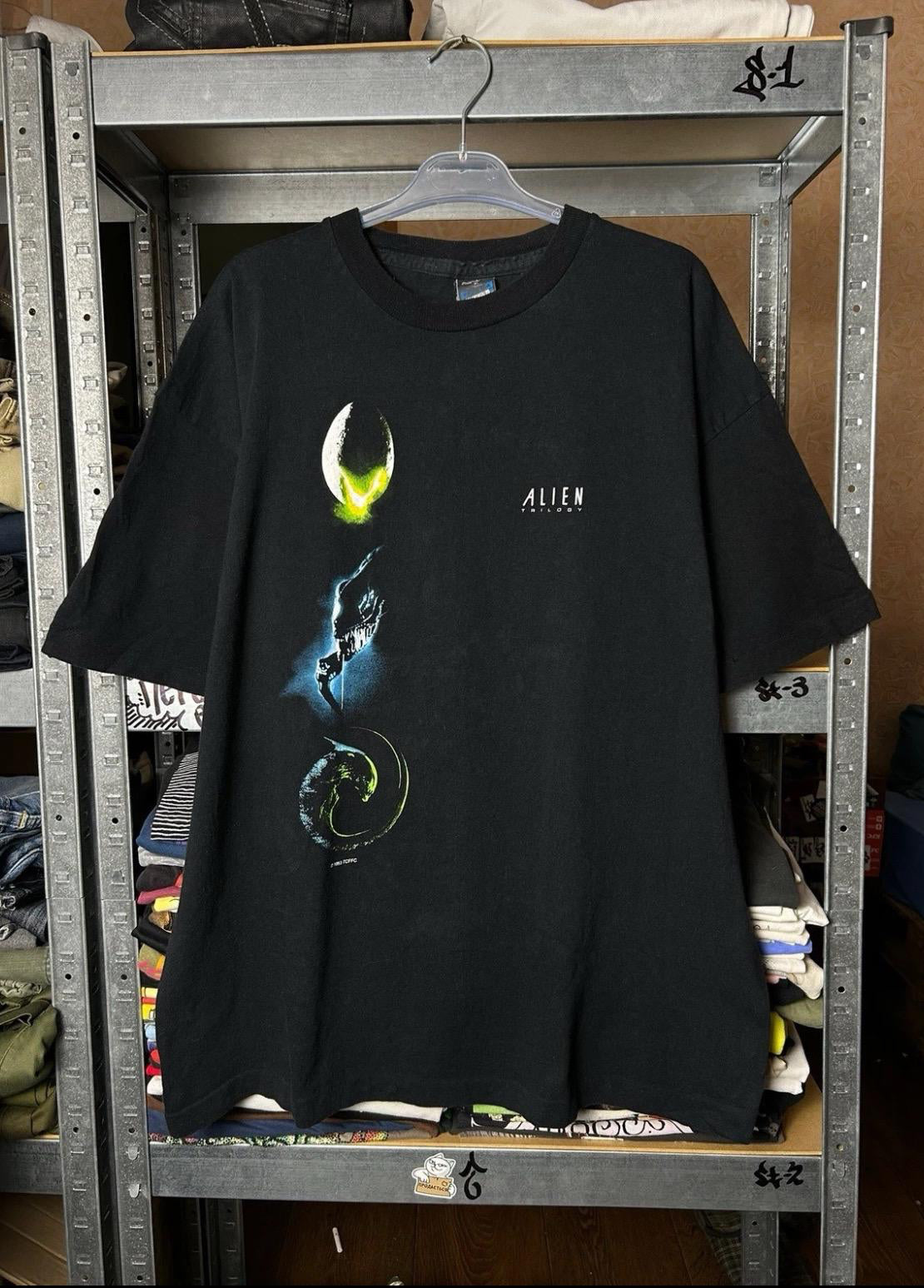 Vintage 1993 Alien Trilogy Sci-Fi Horror Movie T-Shirt