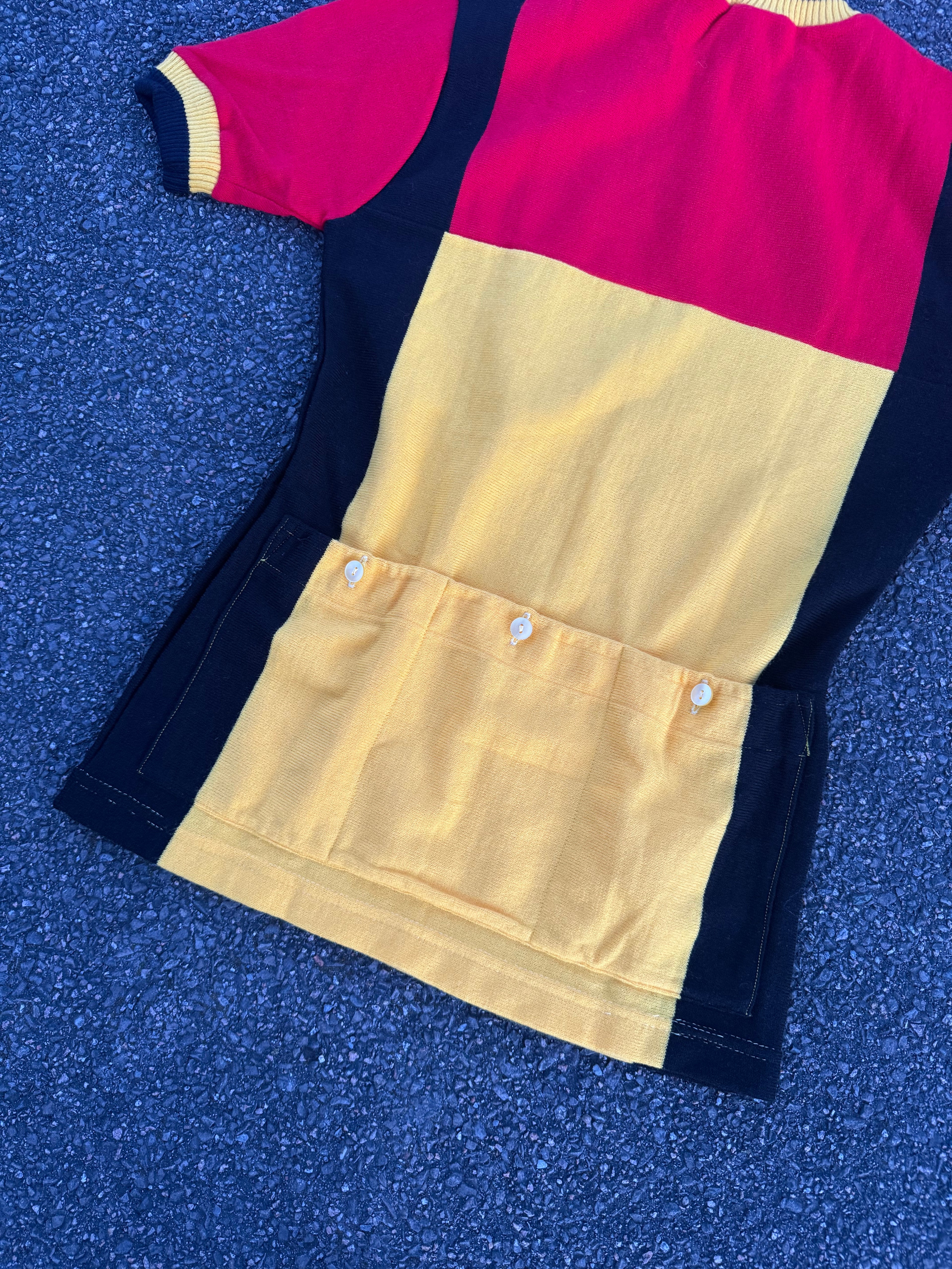 Vintage 70s/80s Tricots du Rocher “S.A.R.” Cycling Jersey Made in France