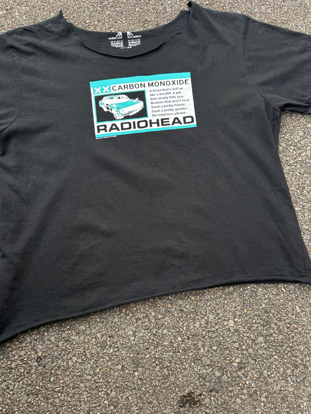 Vintage 2000s Radiohead No Surprises Carbon Monoxide Cropped T-Shirt