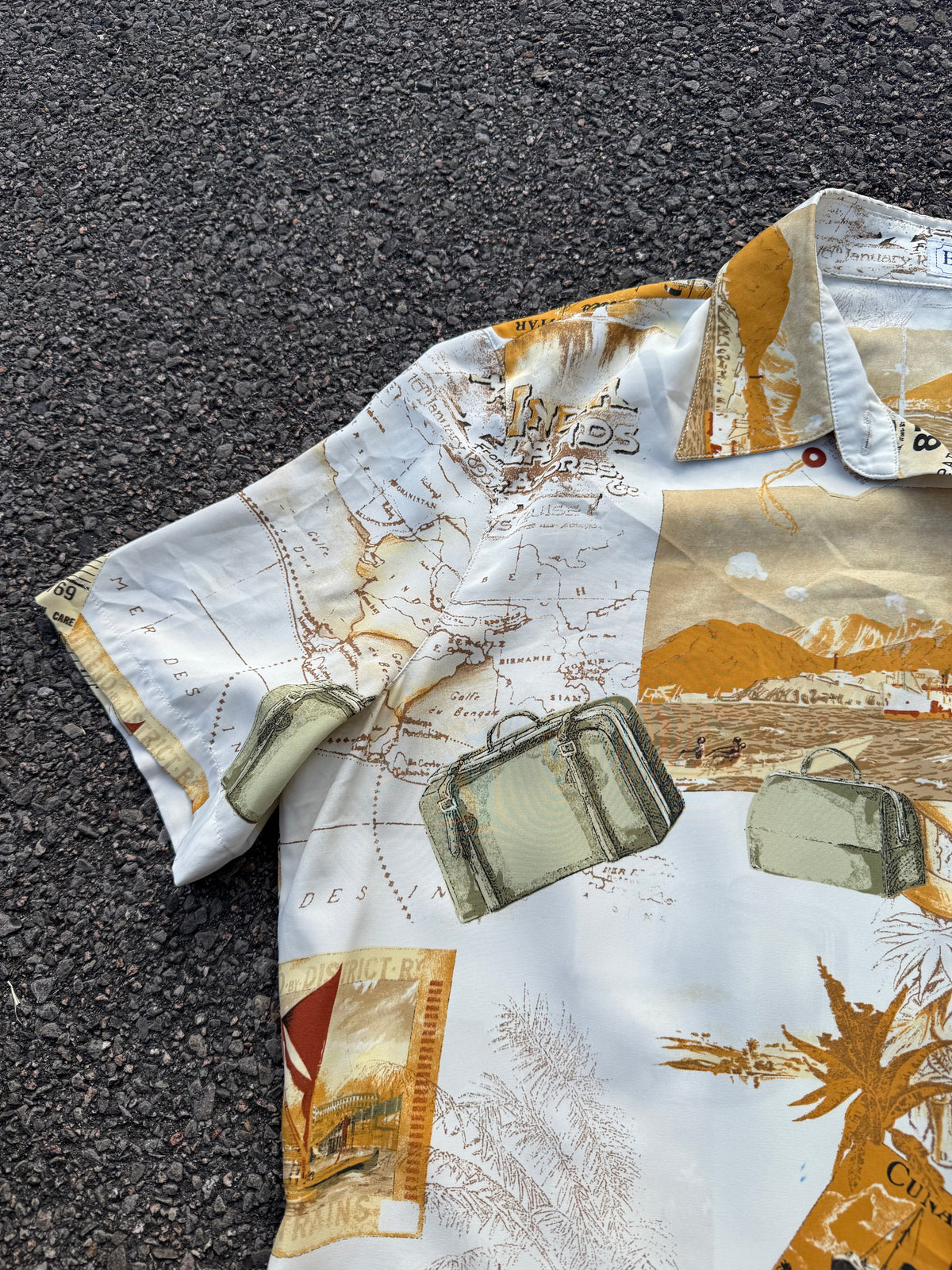Burberrys Vintage 90s Travel Cruise All Over Print Short Sleeve Shirt