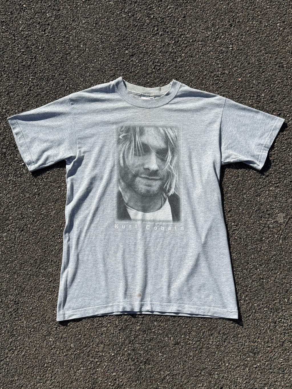 Vintage 2002 Kurt Cobain Nirvana Portrait Rock Band T-Shirt