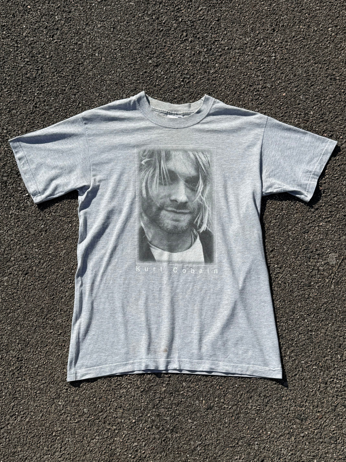 Vintage 2002 Kurt Cobain Nirvana Portrait Rock Band T-Shirt