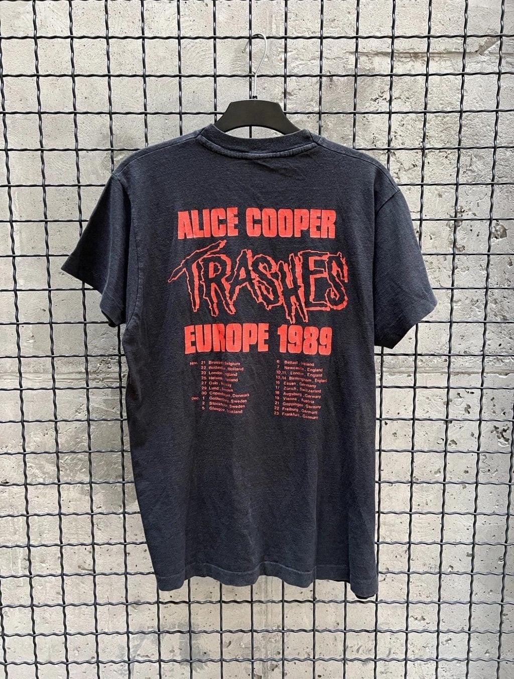 Vintage 1989 Tour Alice Cooper Rock Band T-shirt