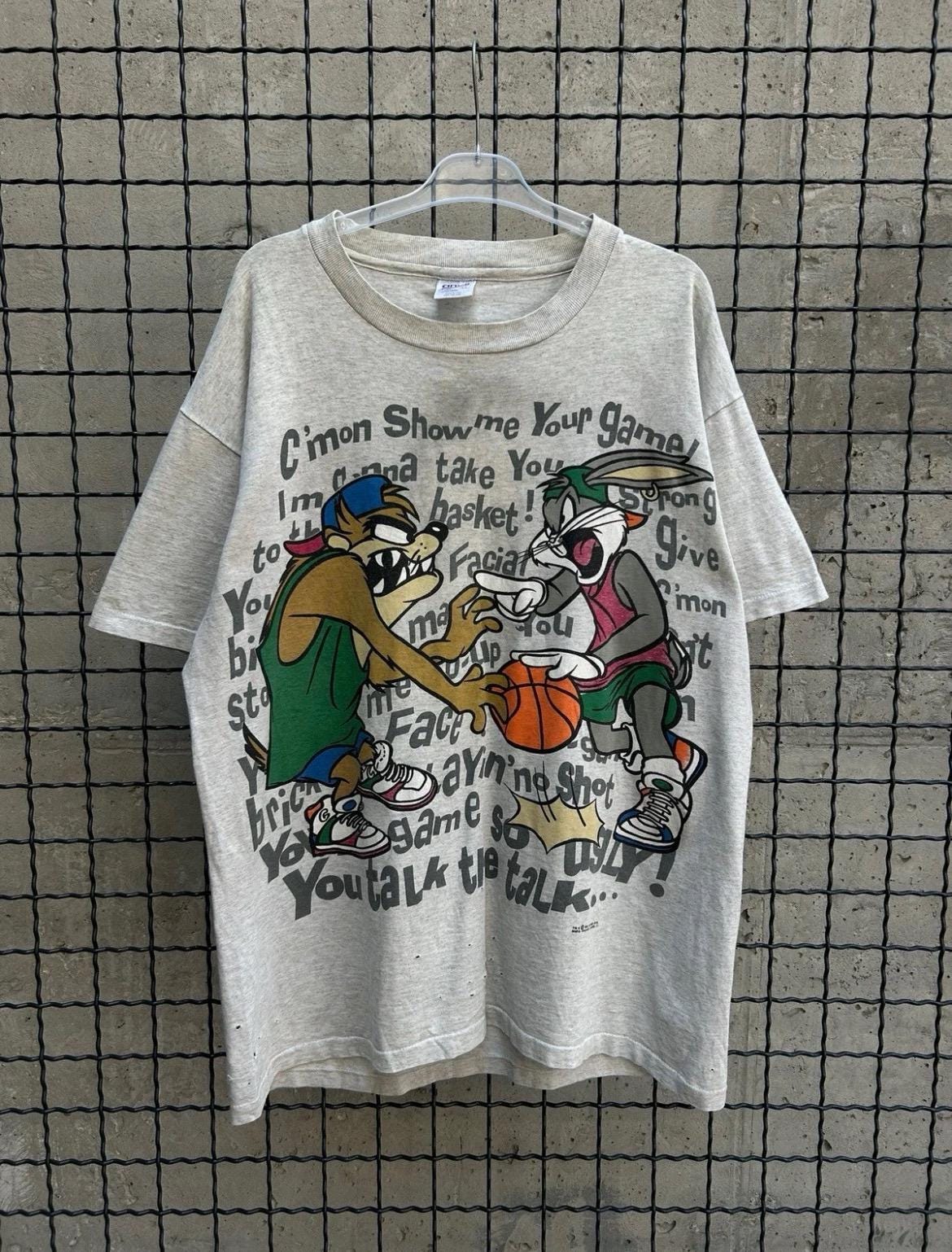 Vintage 1993 Looney Tunes Taz Bugs Bunny Cartoon T-shirt Size XL