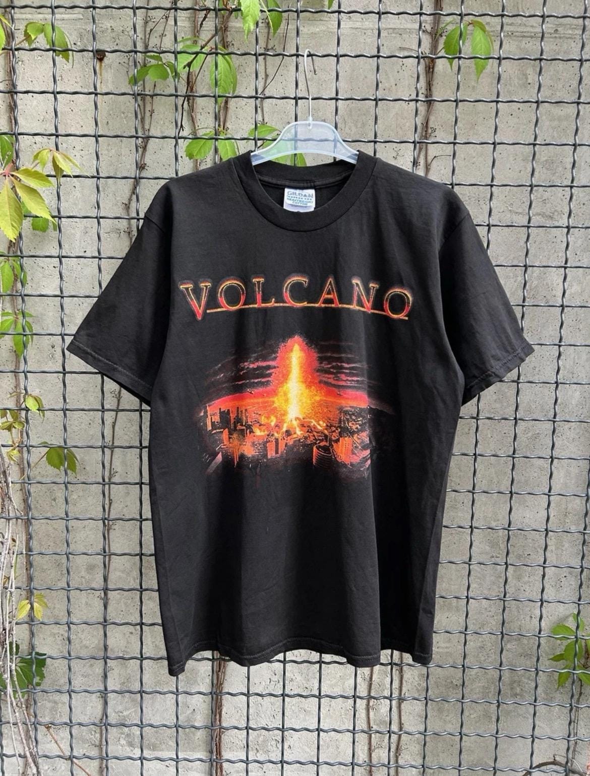 Vintage 1997 Volcano Tommy Lee Jones Disaster Movie T-shirt Size M