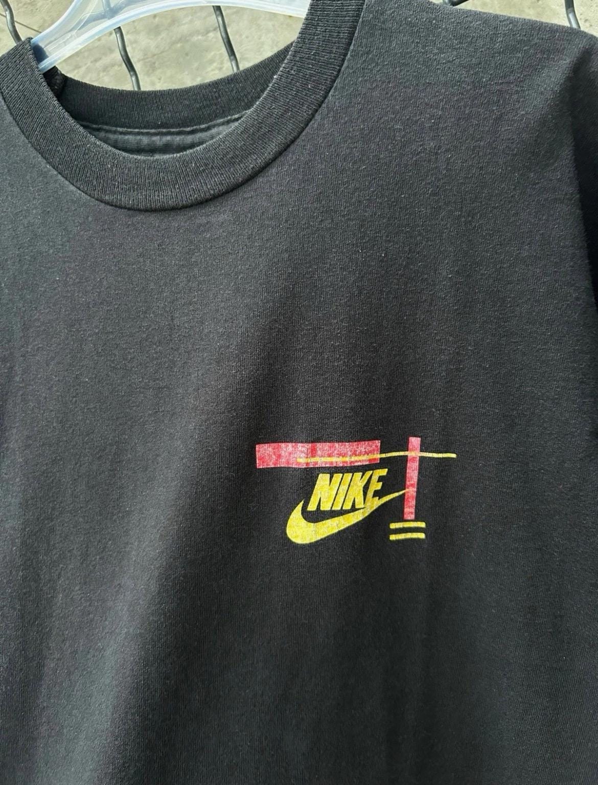 Vintage 90s Nike Streetwear Graphic T-shirt Size L