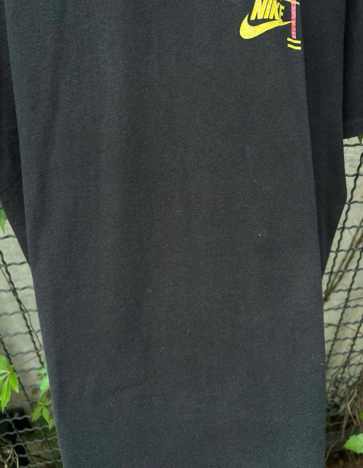Vintage 90s Nike Streetwear Graphic T-shirt Size L