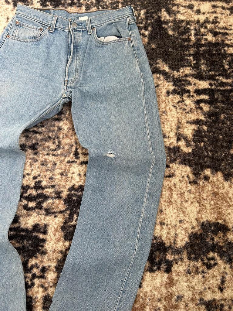 Vintage 90s Levis 501 Denim Jeans Made in Guatemala Size W32 L32