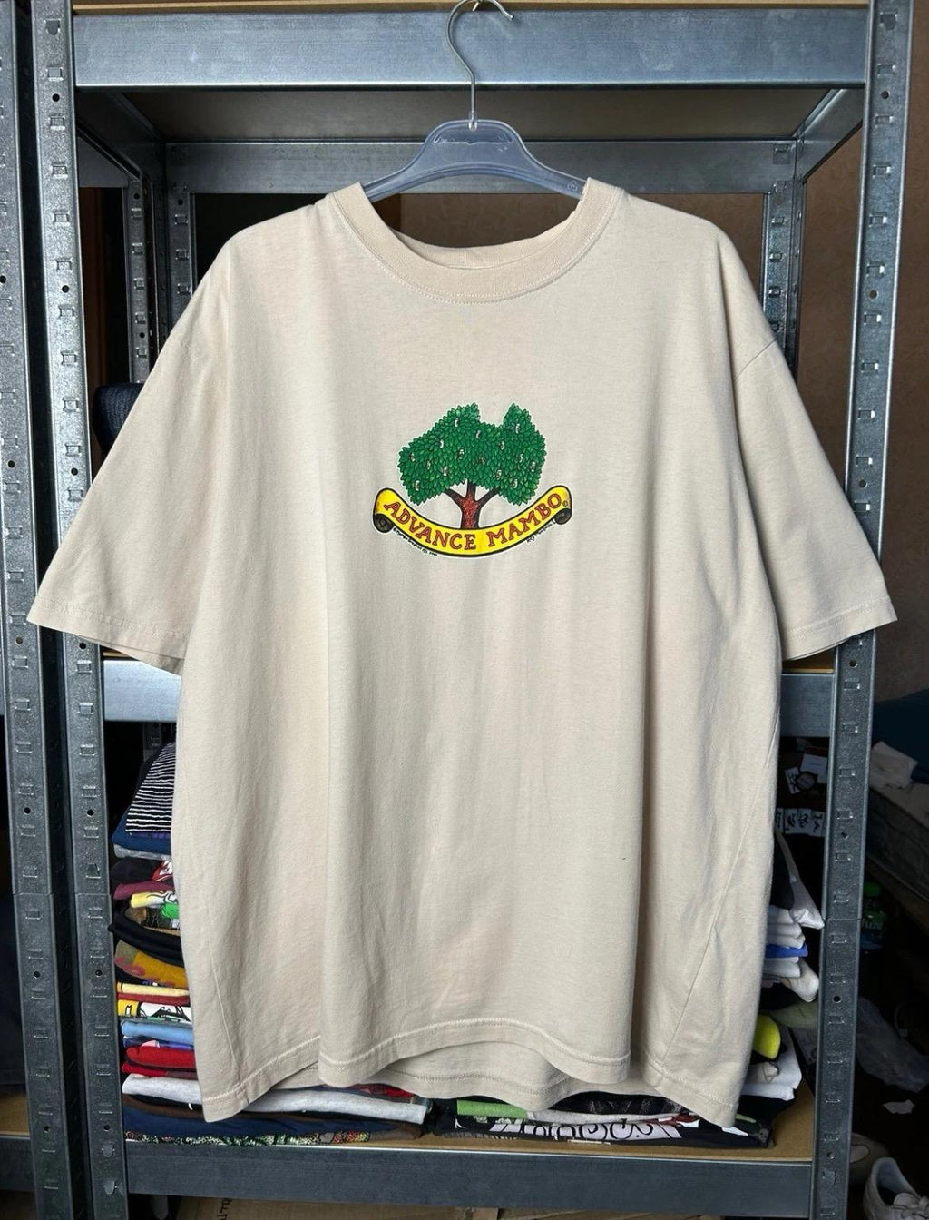 Vintage 2000 Mambo Reg Mombasa Australian Beer Tree T-shirt Size XL